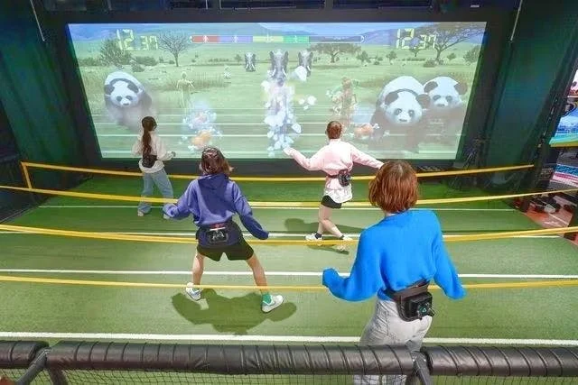 EXPOCITYのVS PARKで、大人も本気になったアクティブ体験