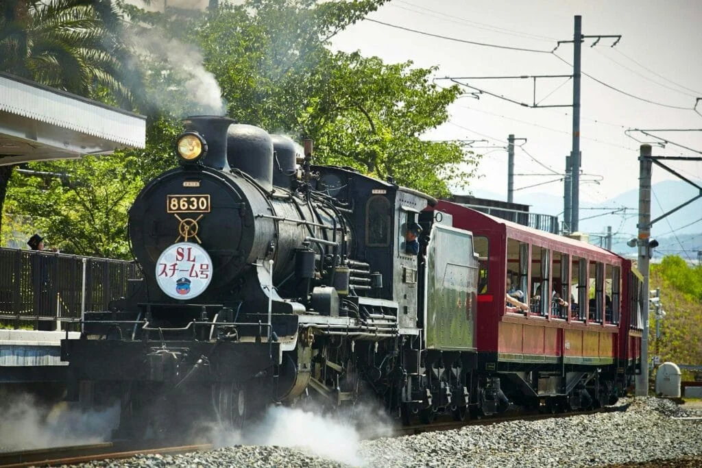 京都鉄道博物館で、蒸気機関車の迫力に大人が興奮した休日