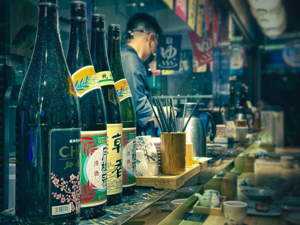 なんばで真昼から始める立ち飲みはしご酒ツアー