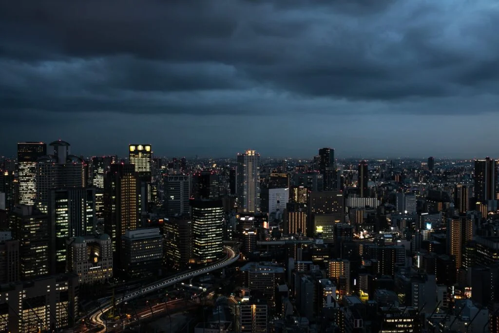 なんばのネオン街を歩きながら楽しむ夜デートコース