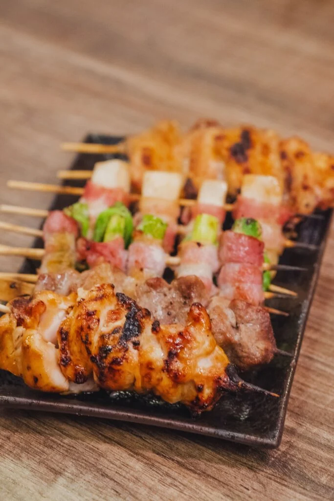 道頓堀の串カツから、沖縄料理の大衆酒場へ